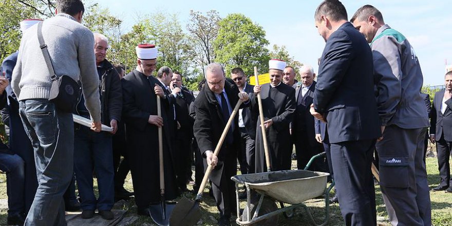 Bosna'da savaşın yok ettiği Arnavudiye Camisi'ne 'vakıf' desteği