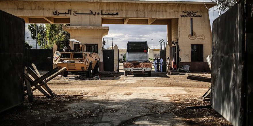Gazze'den Mısır'a: Refah Sınır Kapısı'nı açın!