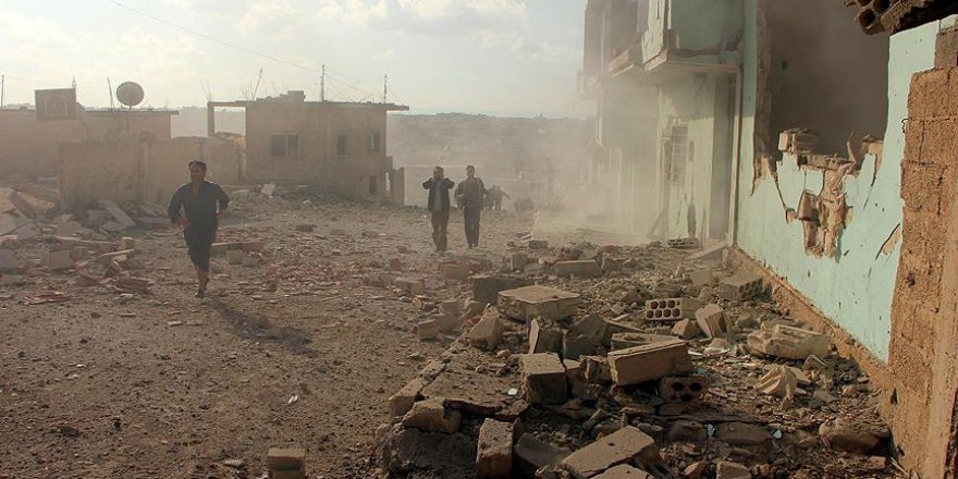 Esed rejimi Humus'ta sivilleri vurdu