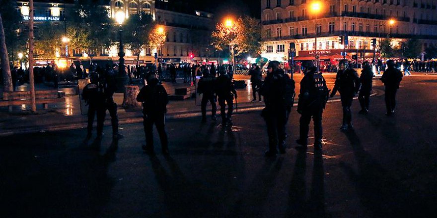 Fransa'da Macron ve Le Pen'e karşı protestolar