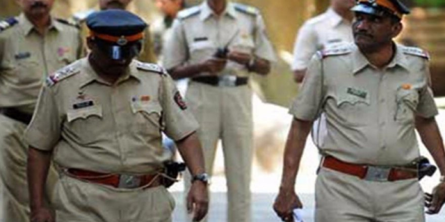 Hindistan’da isyancılar ile polis arasındaki çatışmada 24 polis öldü