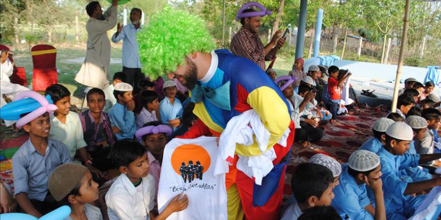 İHH ekibi, Nepalli yetimlerle piknikte buluştu