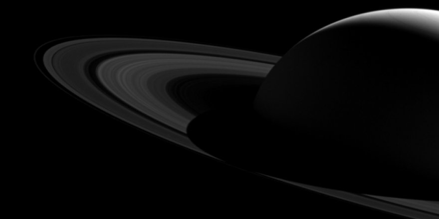 Cassini, Satürn'ün halkaları arasında