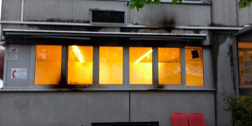 Almanya'da camiye molotofkokteylli saldırı