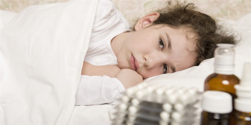 Ateşi çıkan çocuğa sakın yapmayın!