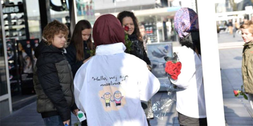 Hollanda'da 'Buyrun ben Müslümanım' etkinliği