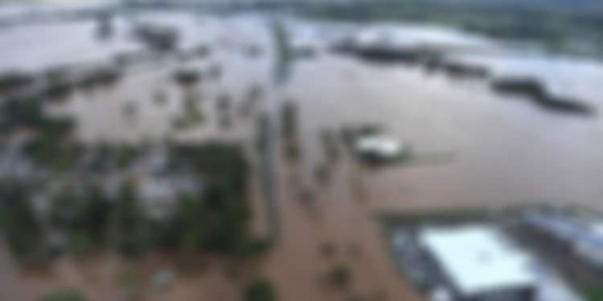 Endonezya'da sel: 13 ölü