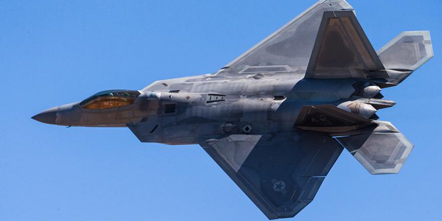 ABD savaş uçağından Rus bombardıman uçaklarına engelleme