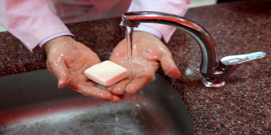 Öğrenciler Van Gölü suyundan sabun üretti