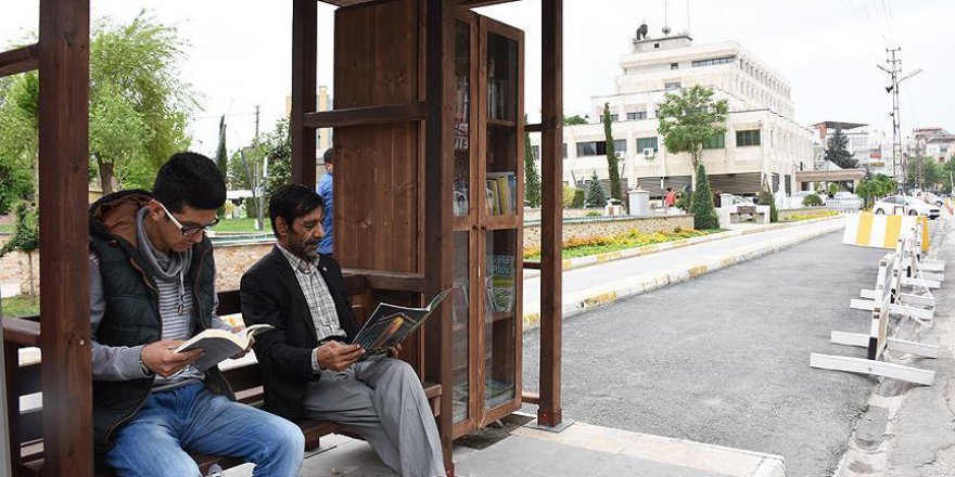 Batman otobüs durakları kütüphane oluyor