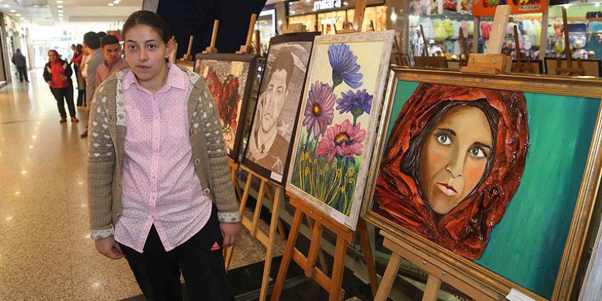 Engellilerin yaptığı eserler sergileniyor