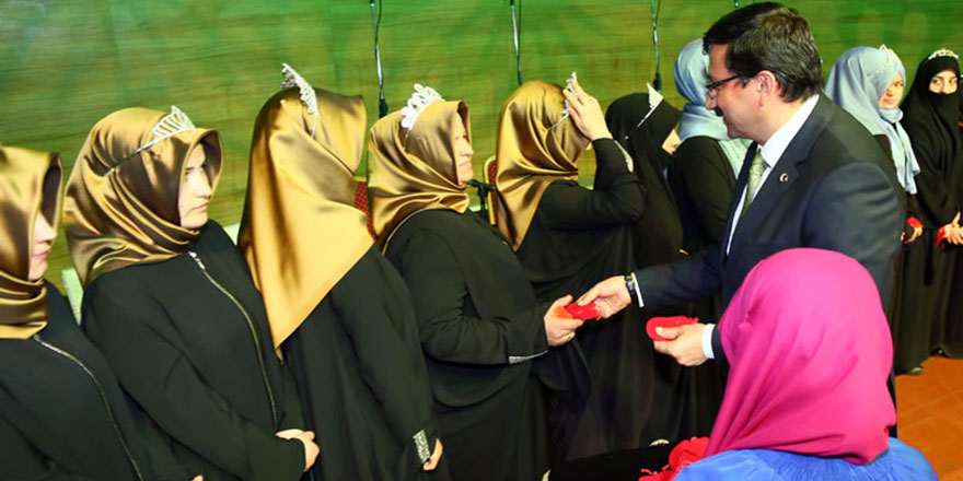 41 hafize icazet taçlarını taktı