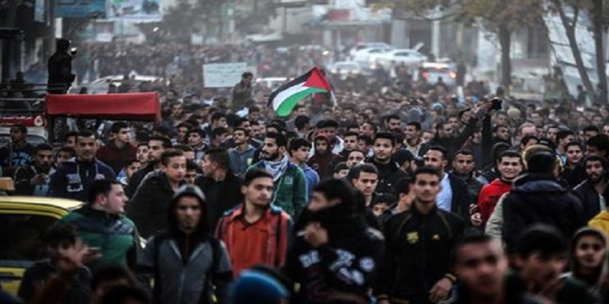 Gazze'de açlık grevindeki Filistinliler için protesto düzenlendi