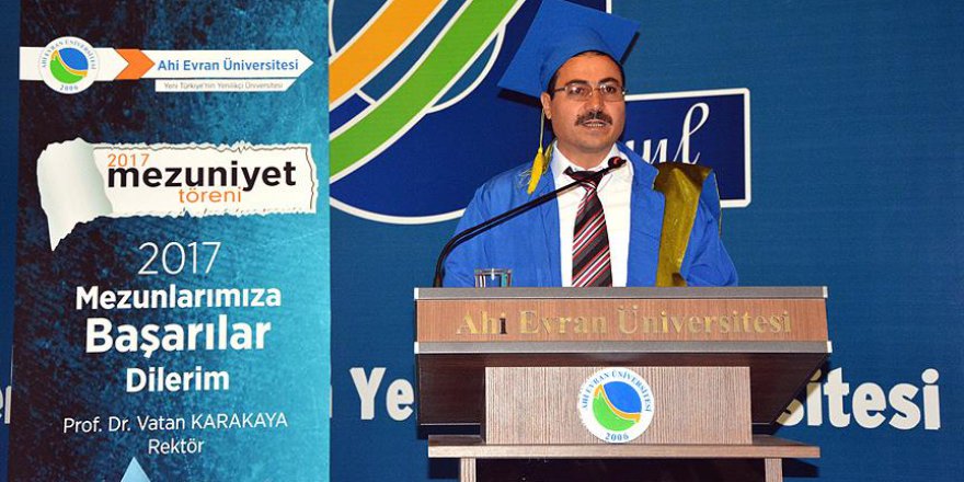 45 yaşında başarısıyla gençlere örnek oldu