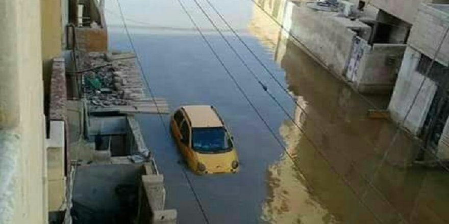 Rakka sular altında kaldı