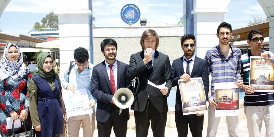Antalya Üniversitesi öğrencileri Ayasofya için 15 bin imza topladı