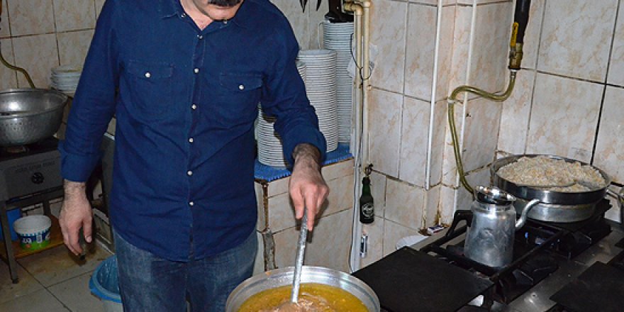 Bu lokantanın tenceresi garibanlar için de kaynıyor