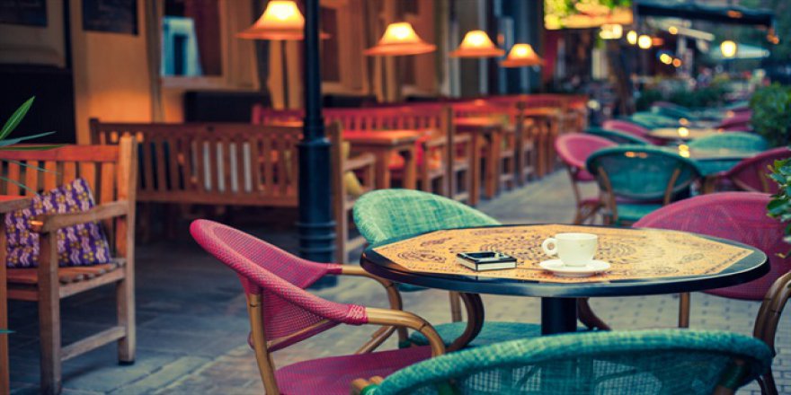 Kafe ve restoranlarda çalan müziklere telif hakkı yolda