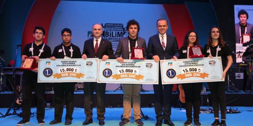 Bilim Olimpiyatları'nda genç mucitler çifte sevinç yaşadı