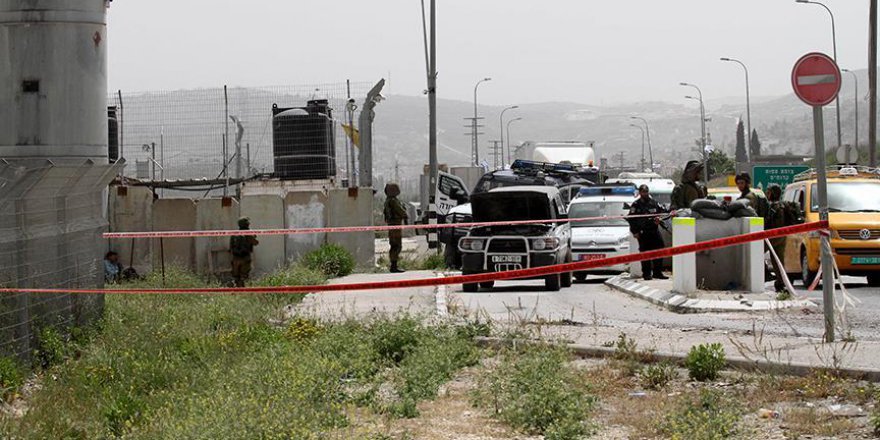 Yahudi yerleşimciler Filistinlilerin köyüne saldırdı