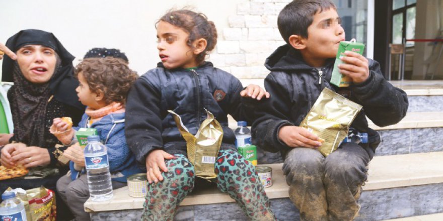 Mülteciler ölmek üzereyken kurtarıldı