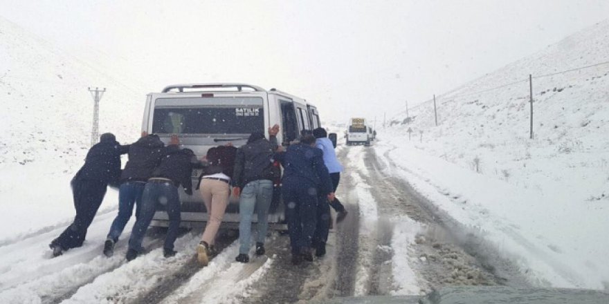 Bazı bölgelere halen kar yağdırılıyor