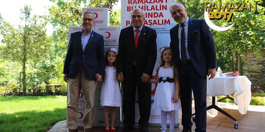 Kızılaydan "Ramazanı bu hilalin altında paylaşalım" çağrısı