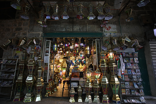 Kudüs, Ramazan için kandillerle süslendi