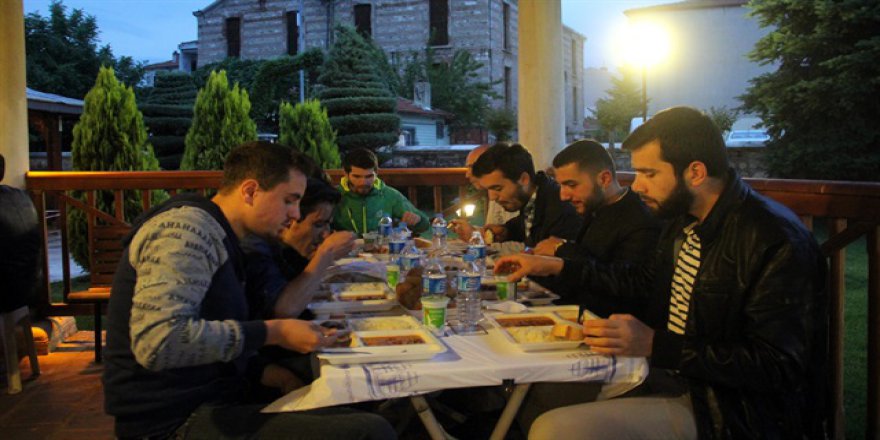 "Evlad-ı Fatihan" iftarda buluştu