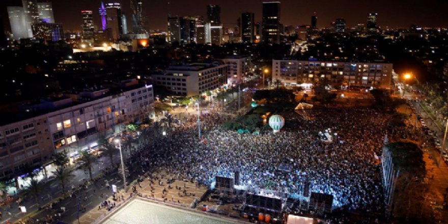 Bazı İsrailliler, Filistinliler için sokağa döküldü