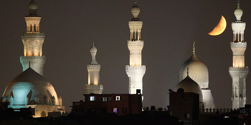 Mısır'da Ramazan sessiz, caddeler ölü