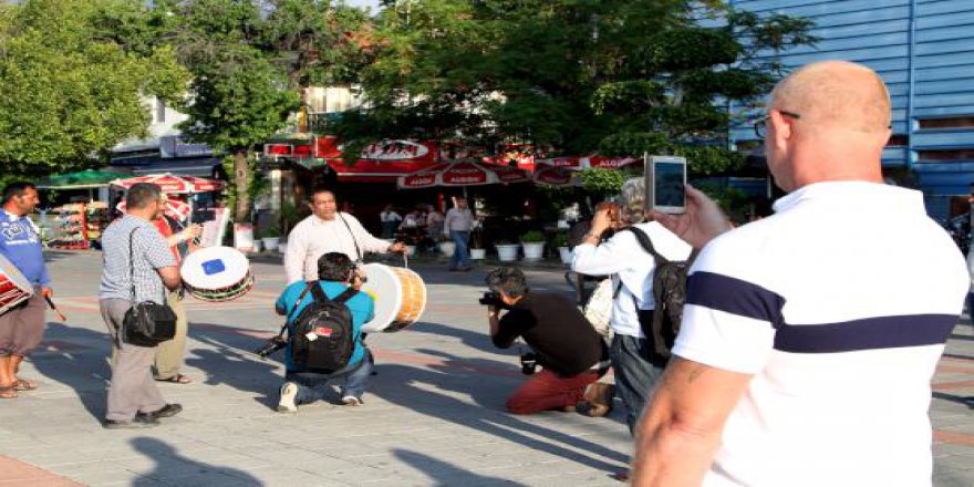 Ramazan davulu yasağına 'davullu' tepki