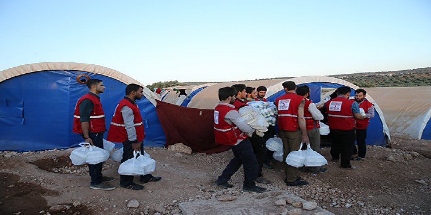 Türk Kızılayı Genel Başkanı Kınık iftarını Suriye'de yaptı