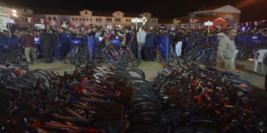 Gümüşhane'de 743 öğrenciye bisiklet dağıtıldı
