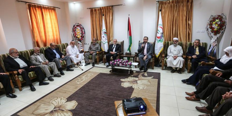 Hamas milletvekilleri maaşlarını hastalara bağışladı