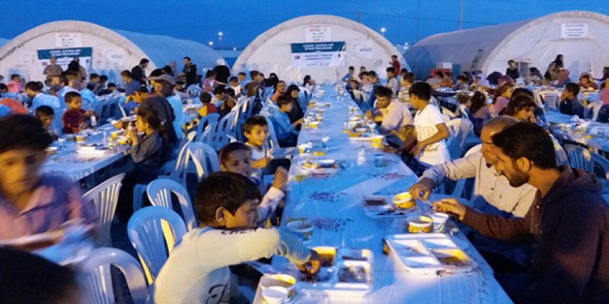 Suriyeli yetim ve öksüz çocuklar için iftar