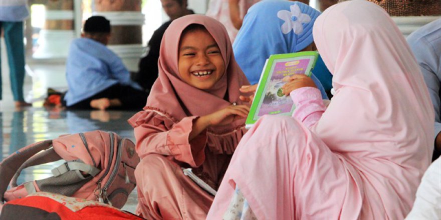 Açe'nin camileri çocuk sesiyle inliyor