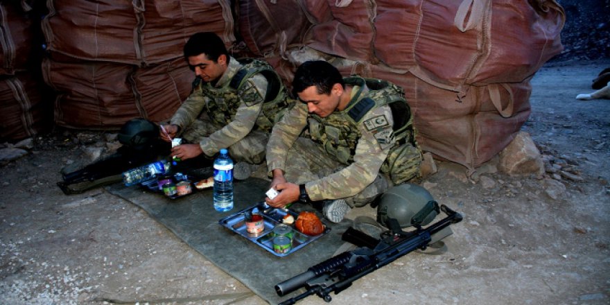 Mehmetçik'in mevzide zorlu ramazan nöbeti