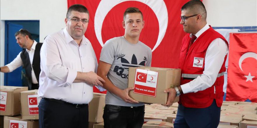 Kızılaydan Arnavutluk'taki yetim ailelere yardım