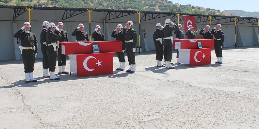 Şırnak'ta şehit askerler için tören