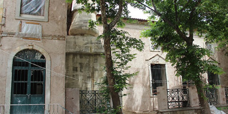 Fatih'in camisi 552 yıl sonra ezansız kaldı