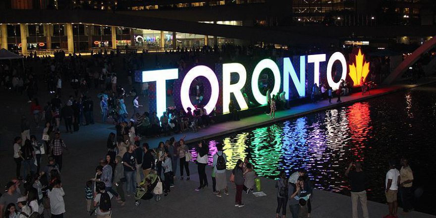 Kanadalılar Müslümanlarla toplu iftarda buluştu
