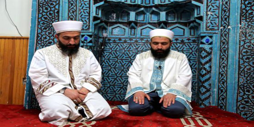 Teravih namazını kıldıran ikiz imamların ilginç anıları
