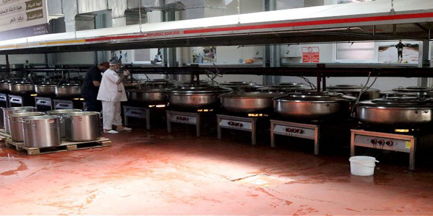 Suriyelilerin iftarlığı Türkiye'den