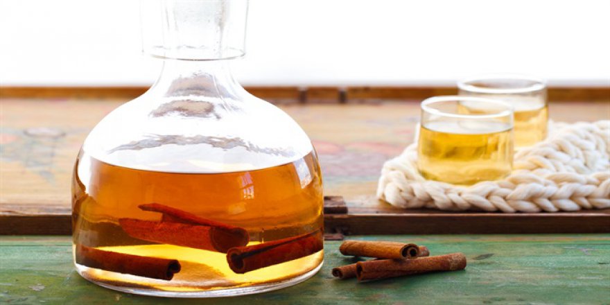 Kilo almamak için tarçınlı su