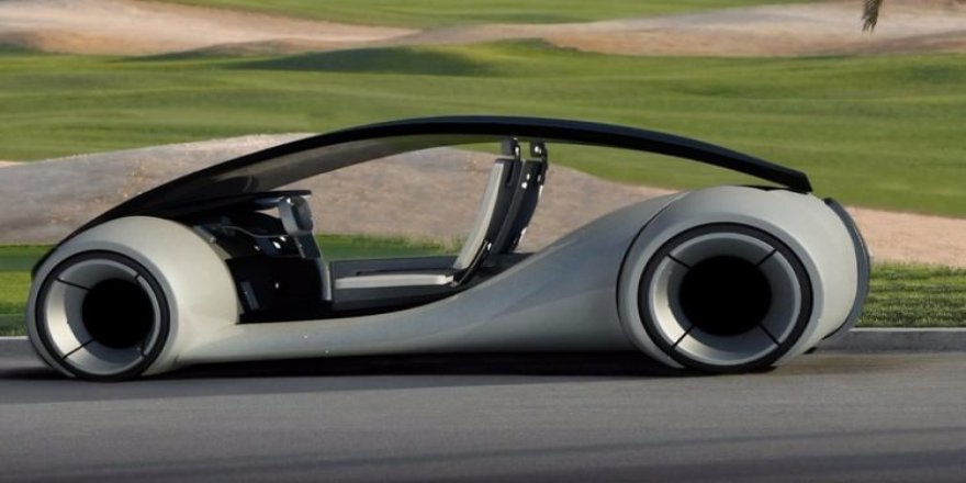 Sürücüsüz araba ilk kazasını yaptı