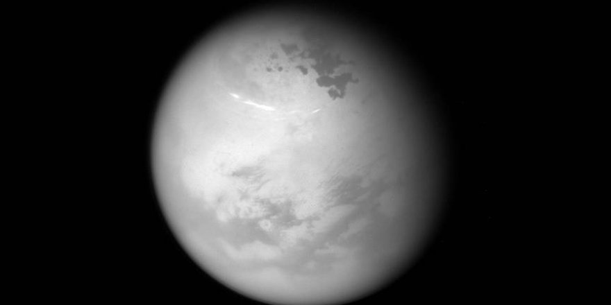 Cassini Satürn'ün uydusu Titan'ın 'kuzey yazını' görüntüledi