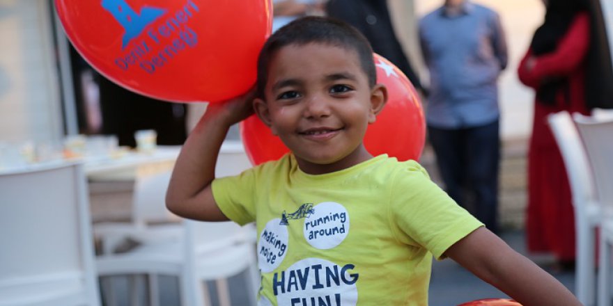 Deniz Feneri Derneği'nden dünyada ve Türkiye'de yetimlere iftar