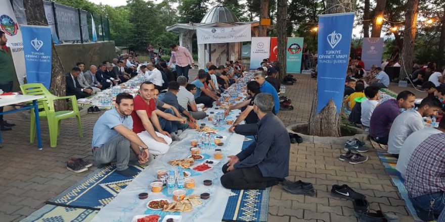 Tunceli'de bin kişiye iftar verildi