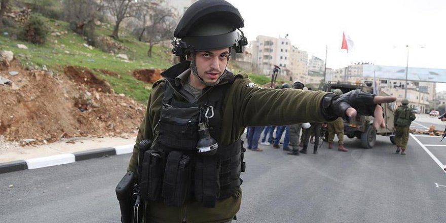 İsrail'den Filistinlilerin geçiş izinlerine iptal